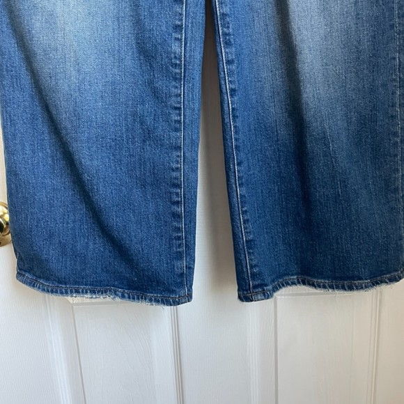 Madewell Wide-Leg Crop Jeans in Finney Wash - Picture 10 of 15